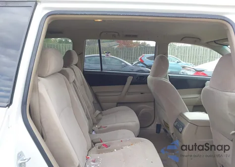 2010 Toyota Highlander Base V6 z USA, uszkodzony, nr VIN JTEBK3EH5A2161299